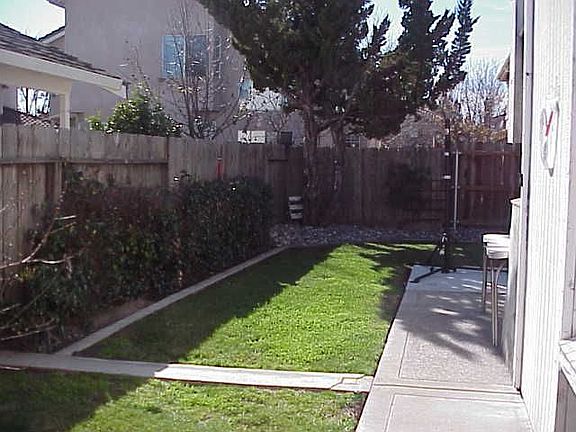 SIDE YARD