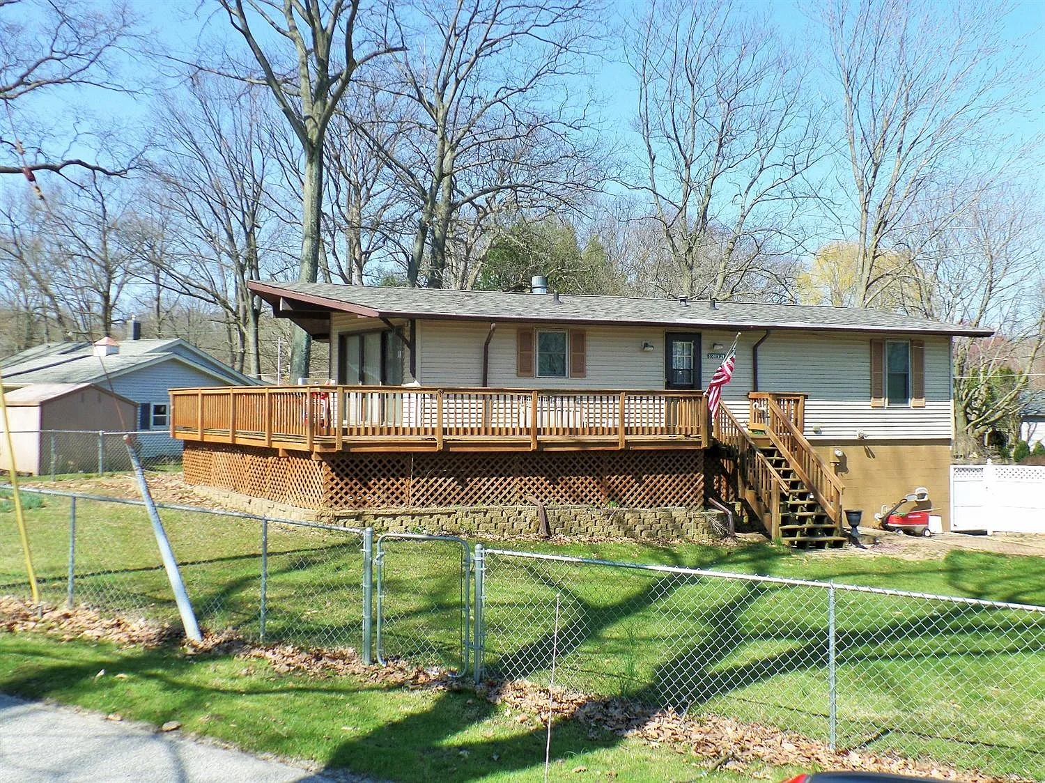 11 Oak Pl photo 1