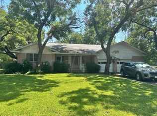 1302 Brittany Ln, Arlington, TX 76013