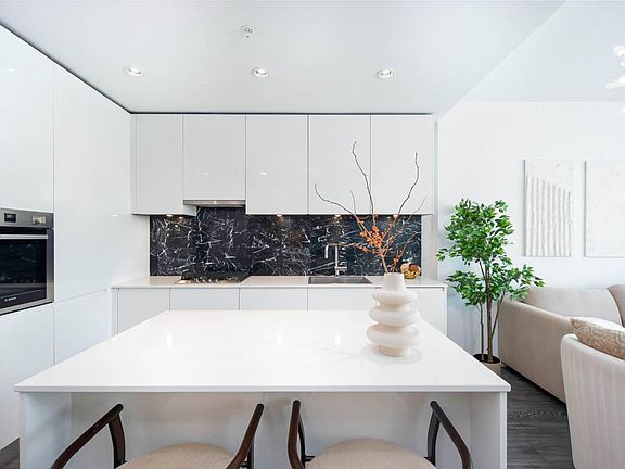 3rd image of 4650 Brentwood Blvd #504