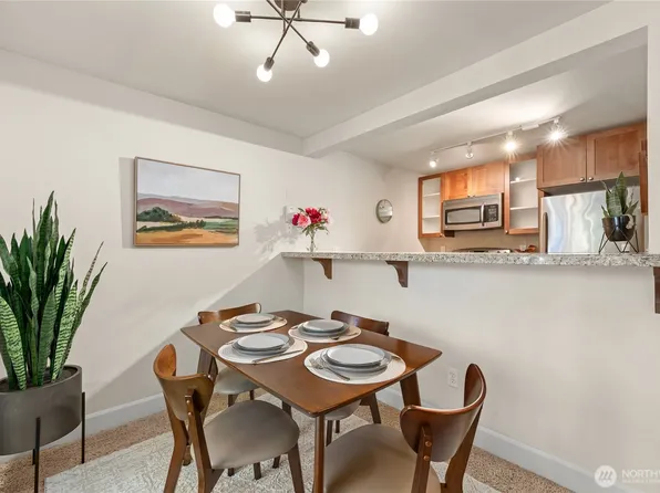 300 N 130th Street #5302, Seattle, WA 98133