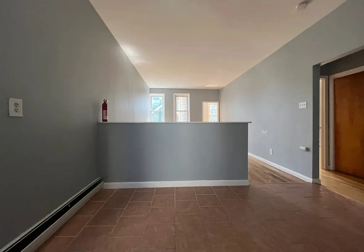 2 bed, $2,000 — Photo 3