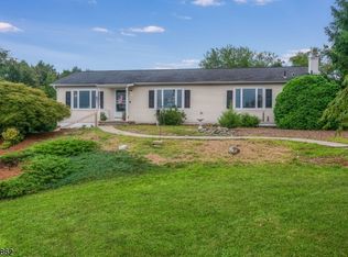 113 Linaberry Rd, Columbia, NJ 07832