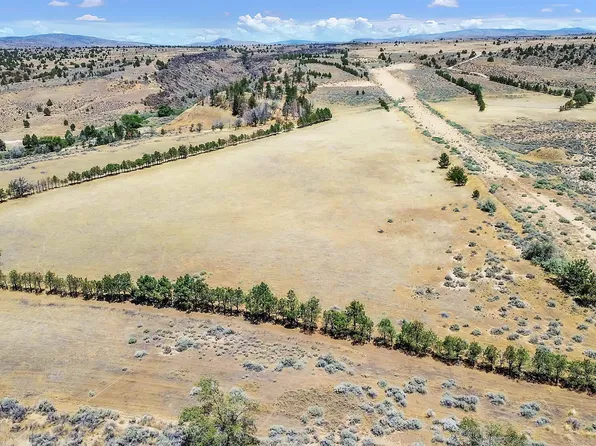 480400 Belfast Rd, Litchfield, CA 96117