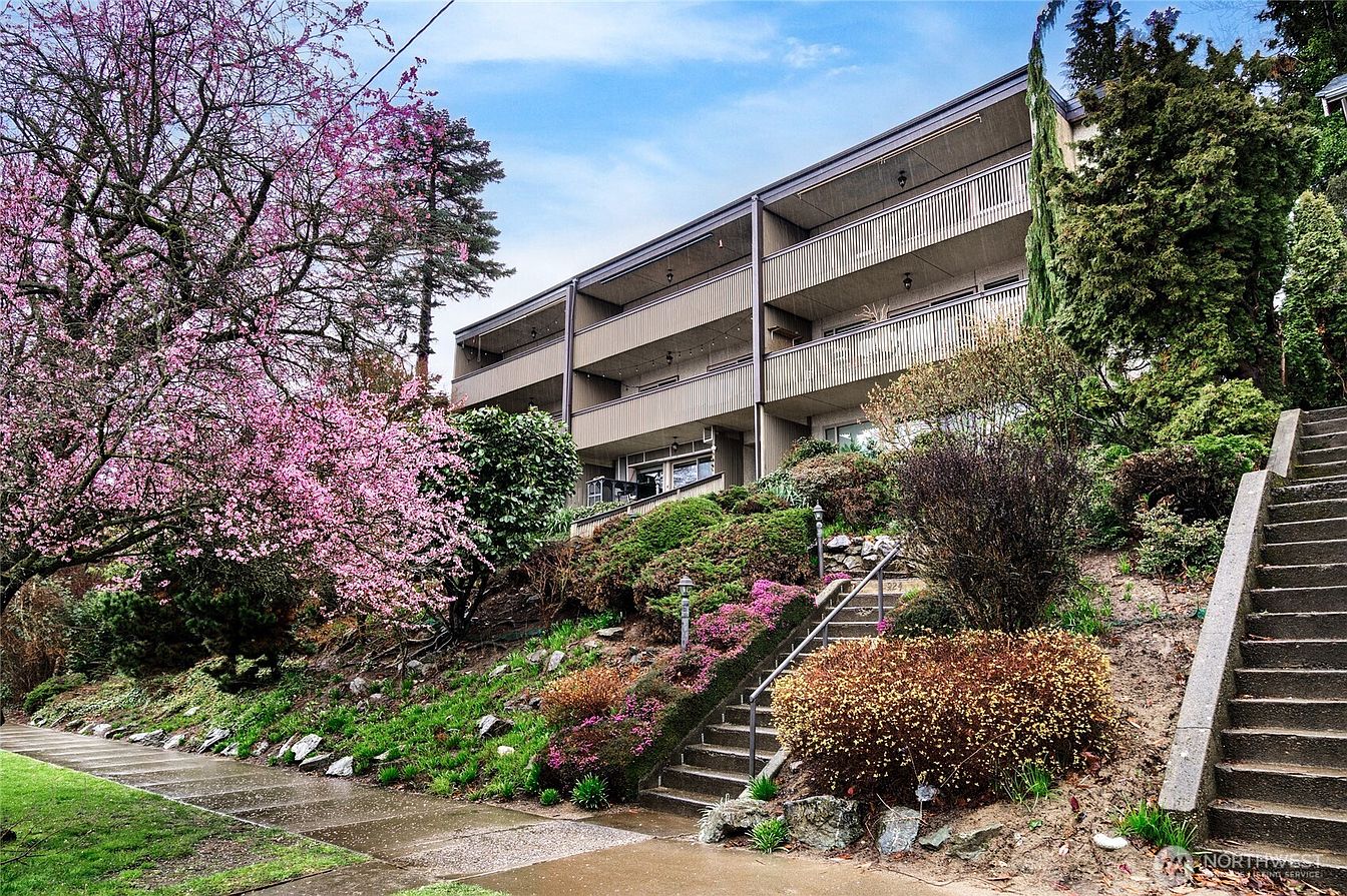 1st image of 924 N Garden Street #201