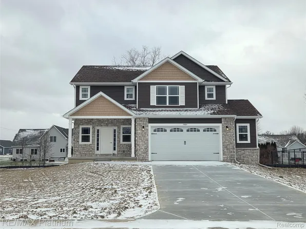 7484 Skylar Ct, Swartz Creek, MI 48473