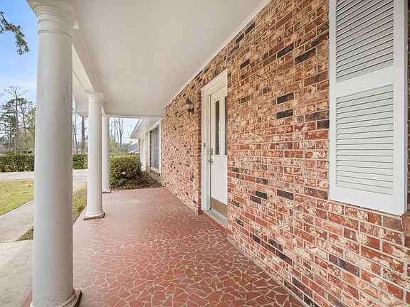 4th image of 710 Davella Dr