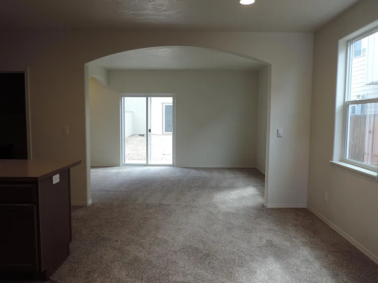 3030 SW Juniper Ave — Photo 4