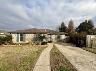 3617 Charles Dr, Chalmette, LA 70043