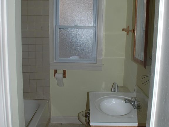 2nd image of 814 W 76th St #1