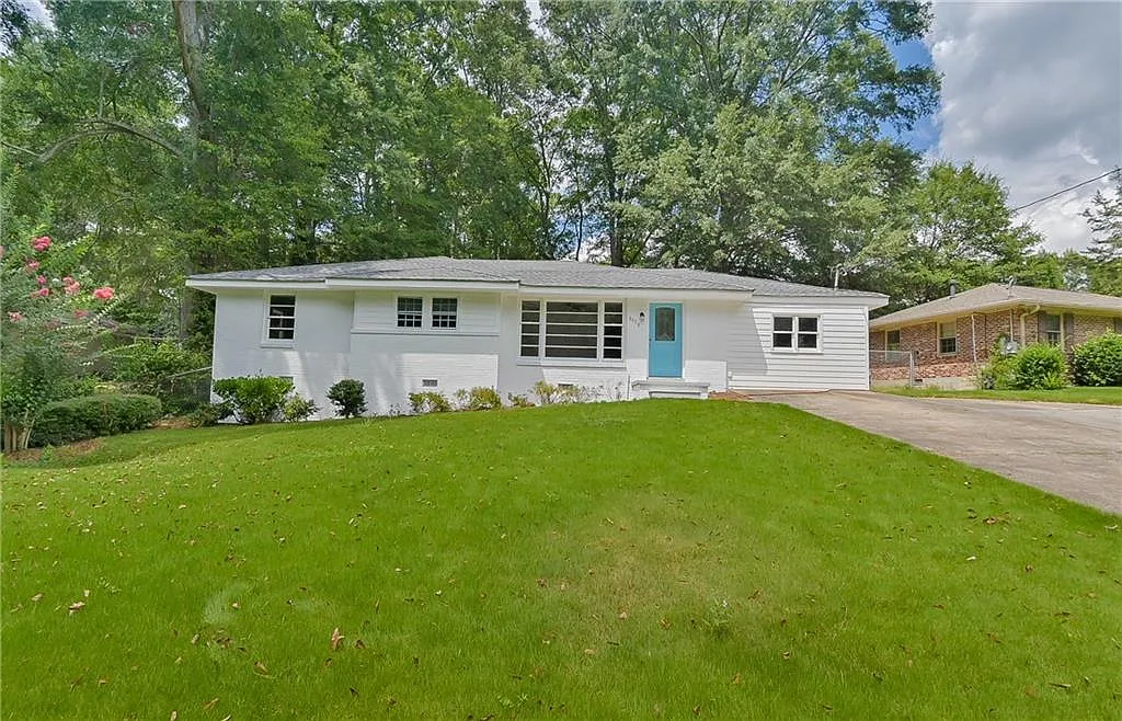 2979 Stratford Arms Dr photo 1