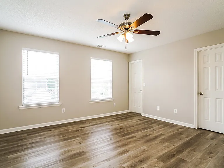 8145 Wesley Farm Dr — Photo 12