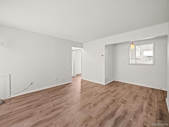 3rd image of 3232 Shenandoah Dr Unit 6-1