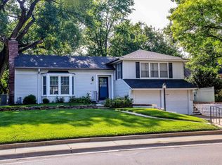 2011 N Adams St, Hutchinson, KS 67502