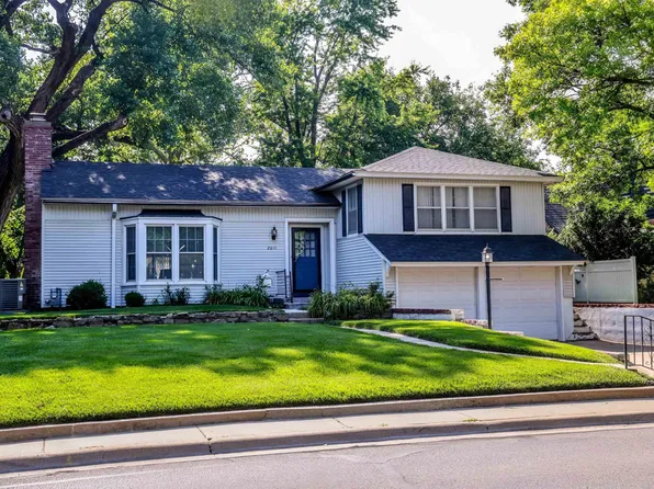 2011 N Adams St, Hutchinson, KS 67502