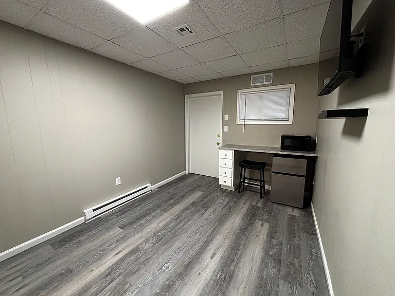 2423 Crest St — Photo 11