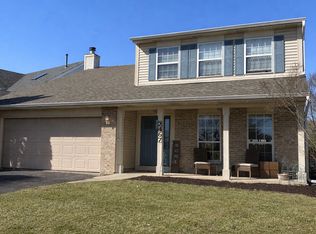 2467 Deerfield Dr, Aurora, IL