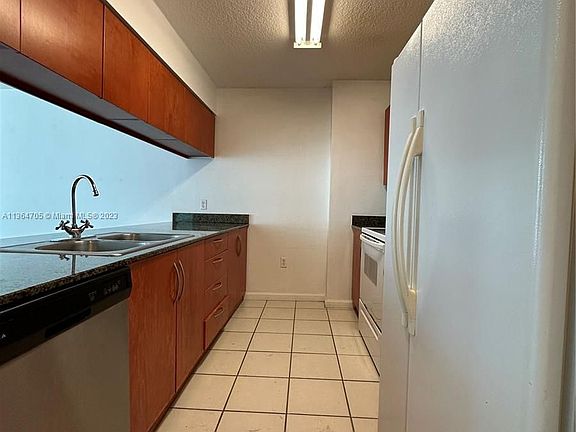 3rd image of 1200 Brickell Bay Dr APT 3804