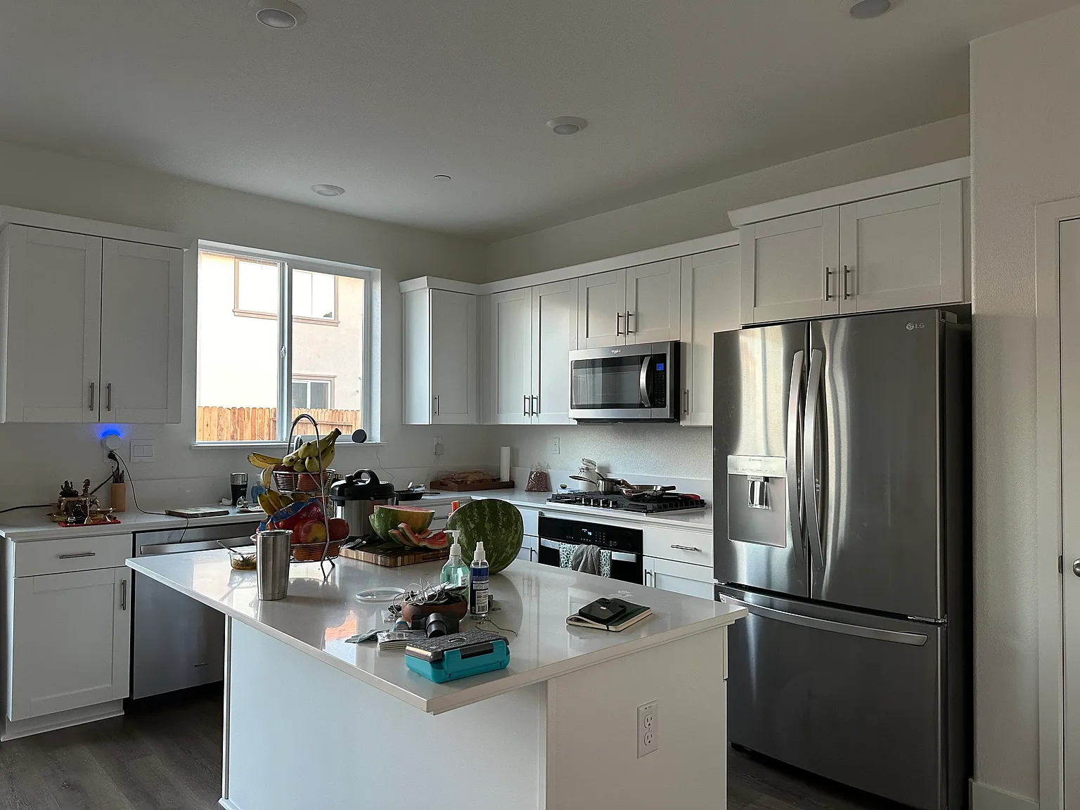 4 bed, 2087 sqft, $3,190 — Photo 2