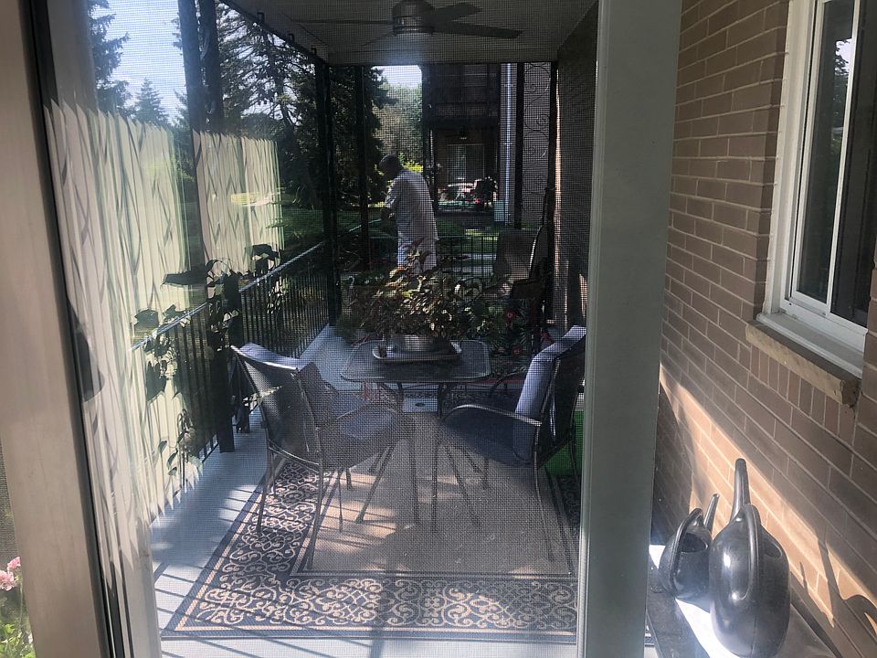 2nd image of 25660 Southfield Rd APT 103