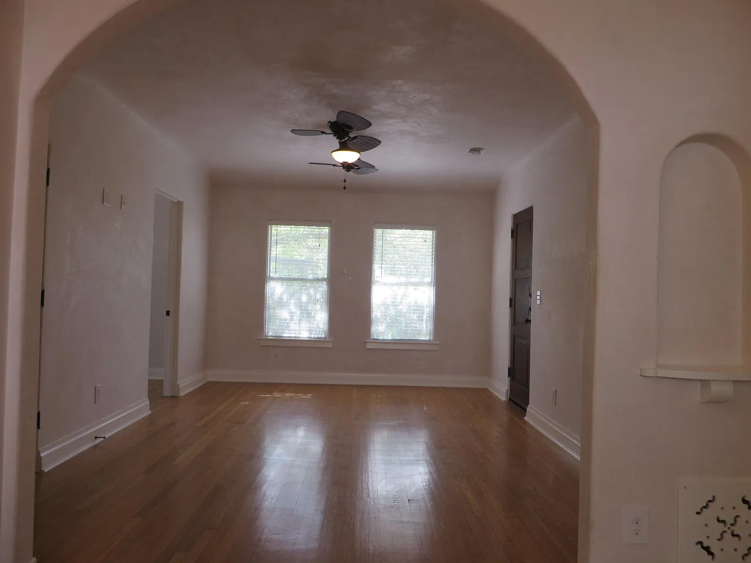1 bed, 704 sqft, $1,150 — Photo 3