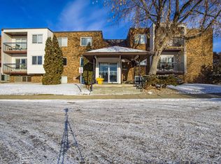 Cedarbrae Gardens, Edmonton, AB T6J 0R5