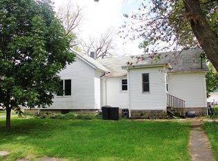 424 W 2nd St, Gilman, IL 60938