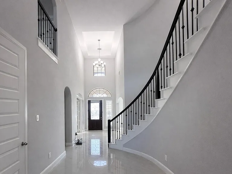 2406 Trocadero Ln — Photo 3