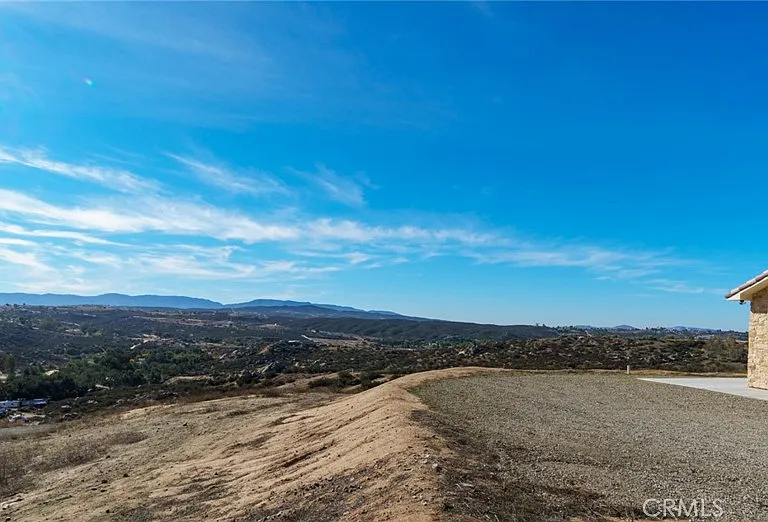 37219 Quarter Valley Rd — Photo 20