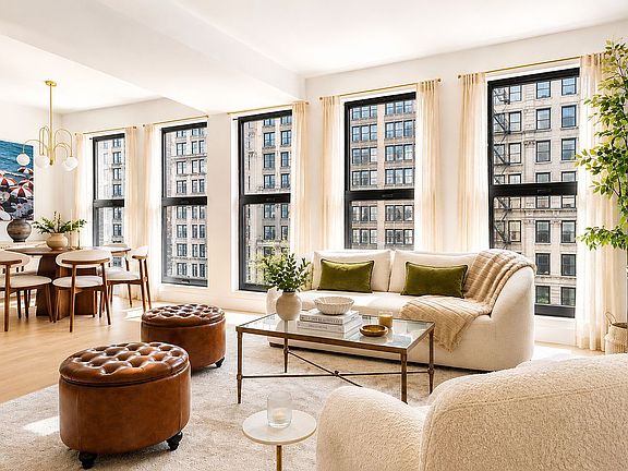 4th image of 21 W 17th St #10