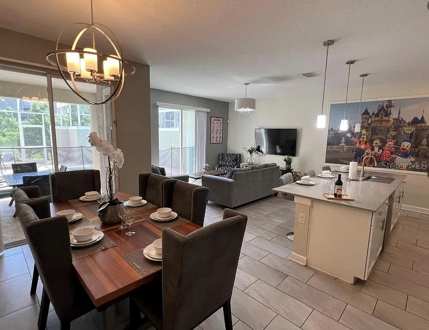 4 bed, 3.0 bath, 1914 sqft, $2,950 — Photo 3