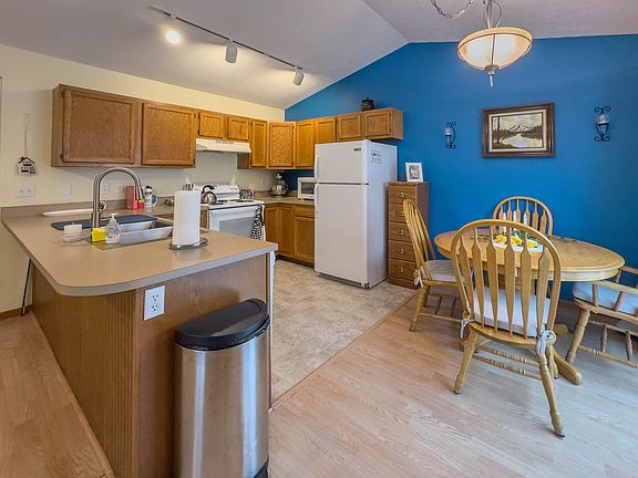 3rd image of 519 W 19th St