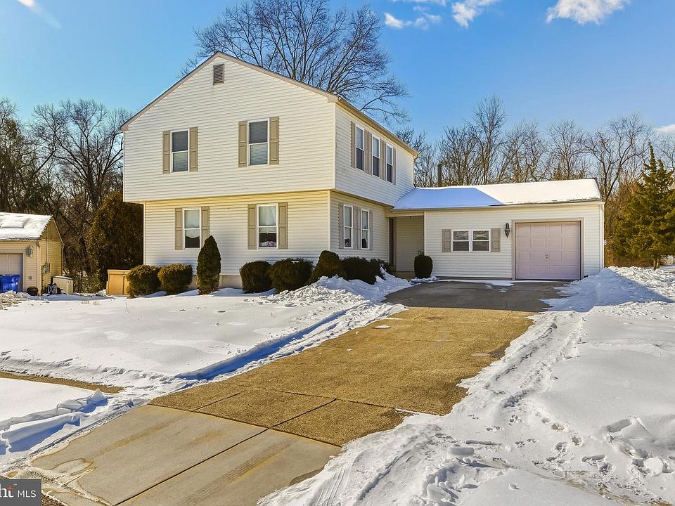 1st image of 1724 Lee Ct