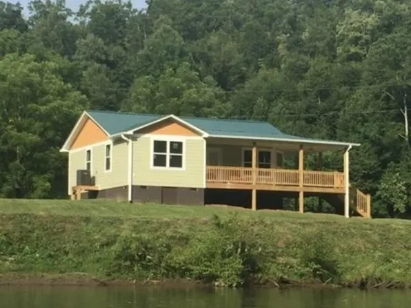 992 S Hornet Dr, Whittier, NC 28789
