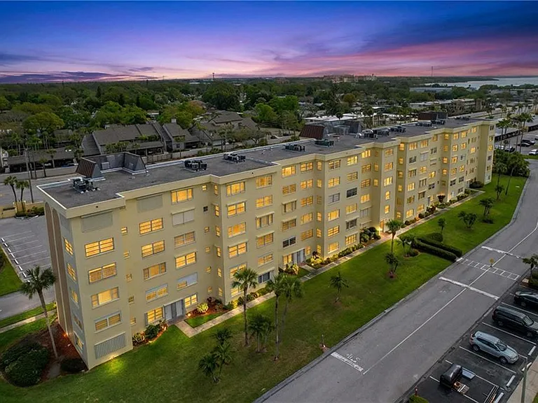 4650 Cove Cir #209 — Photo 47