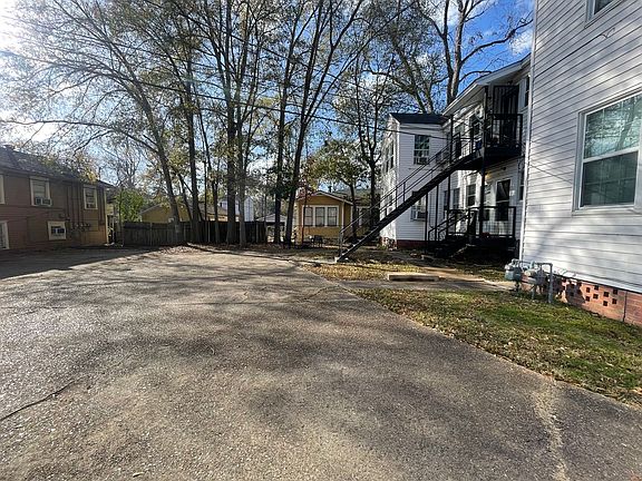 3rd image of 553 Gladstone Blvd APT D