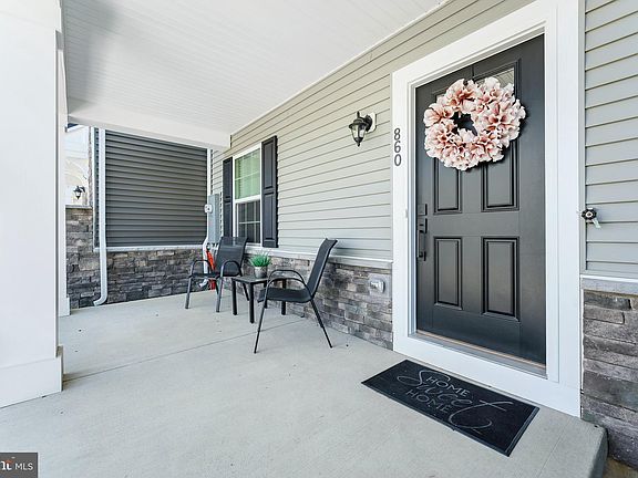 2nd image of 860 New Castle Landing Dr
