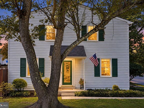 2nd image of 1757 Sharwood Pl