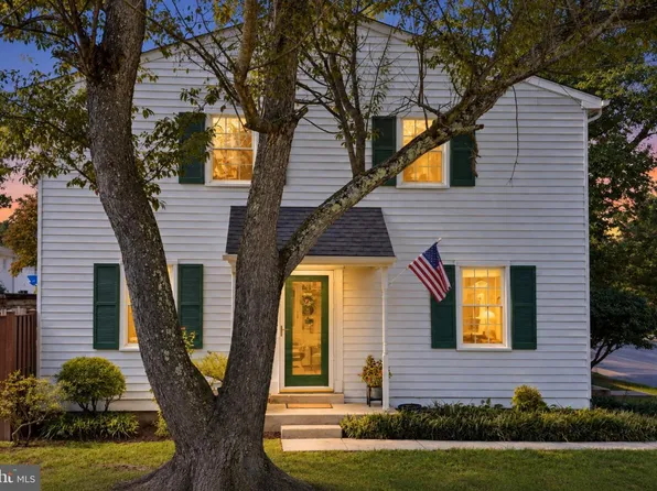 1757 Sharwood Pl, Crofton, MD 21114