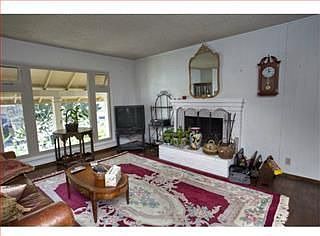 4th image of 1094 Yosemite Dr