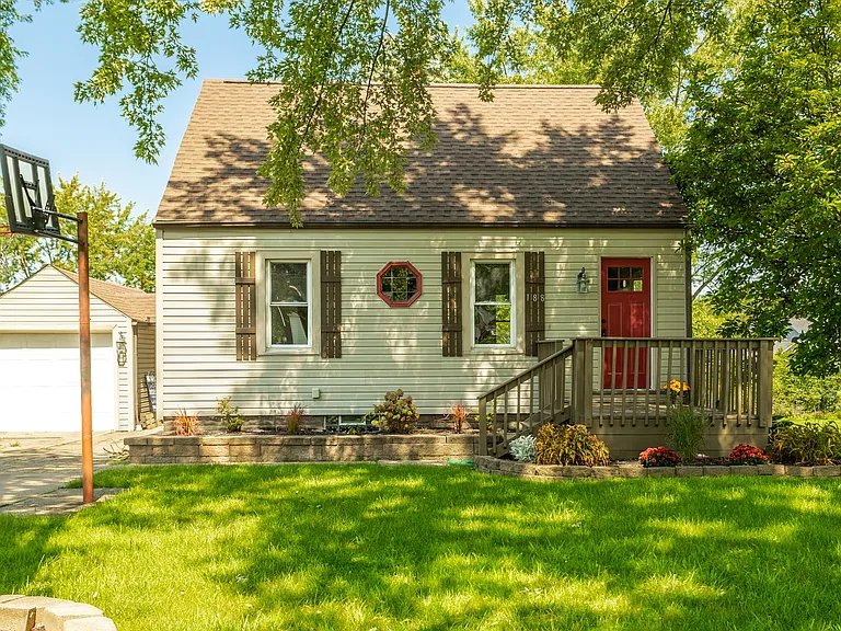 188 Glendola Ave — Photo 1