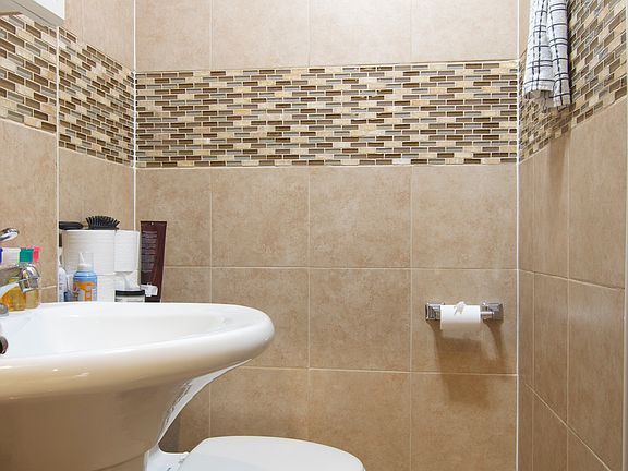 4th image of 574A Macon St #1F