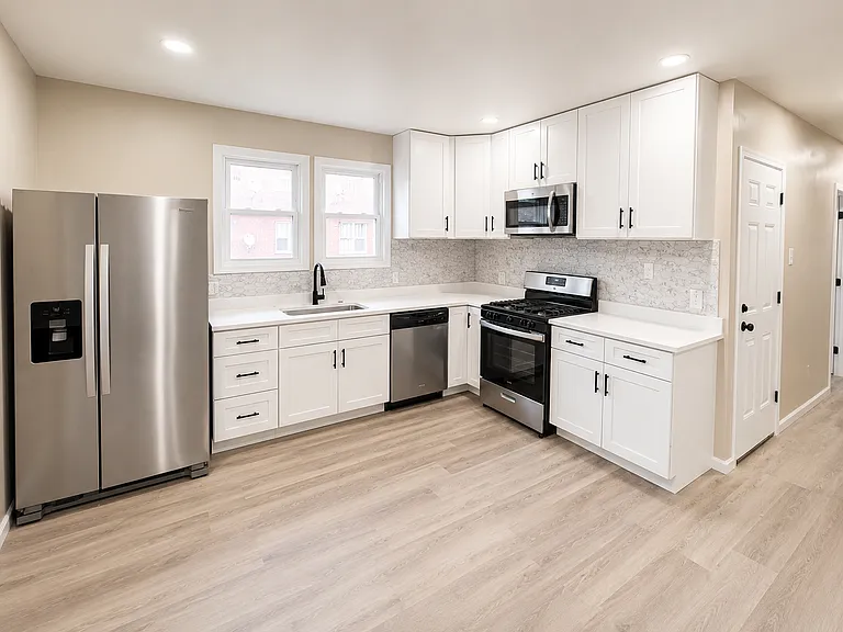 3347 Webb St — Photo 4