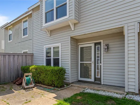 5085 Glenwood Way, Virginia Beach, VA 23456