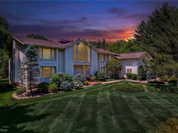 36 Pepper Creek Dr, Pepper Pike, OH 44124