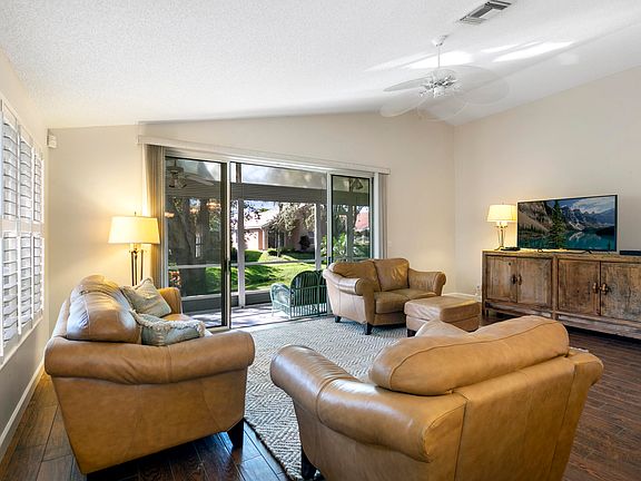 5th image of 2810 N Clearbrook Cir