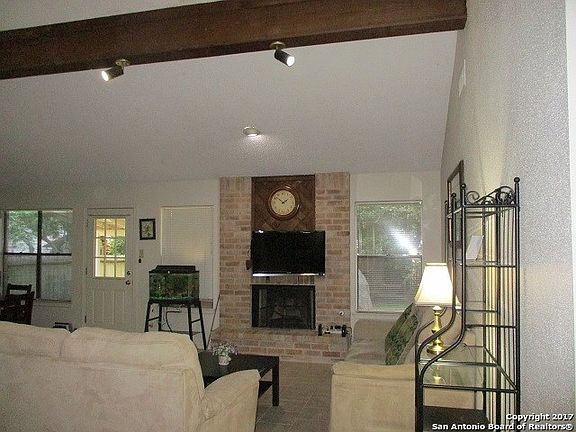 3rd image of 8535 Chimneyhill St