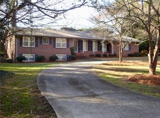 518 Greenvalley Dr, Winder, GA 30680