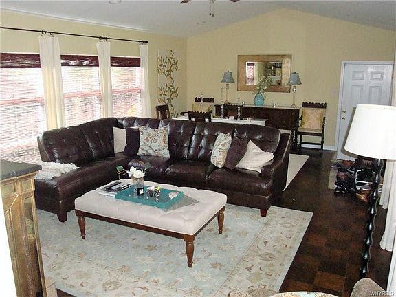 5th image of 187 Louvaine Dr