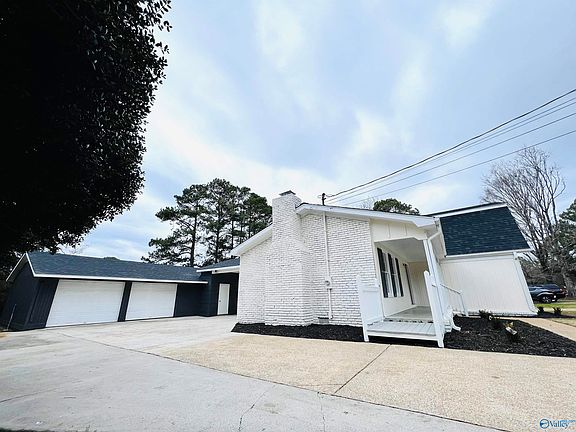 5th image of 11310 Woodcrest Dr SE